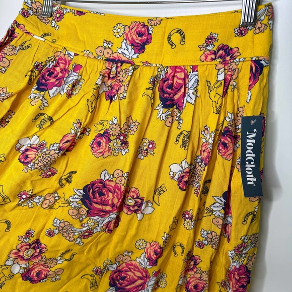 NWT Modcloth Women's Horseshoes and Flowers Skirt Yellow Pink Size 8 - Picture 2 of 5
